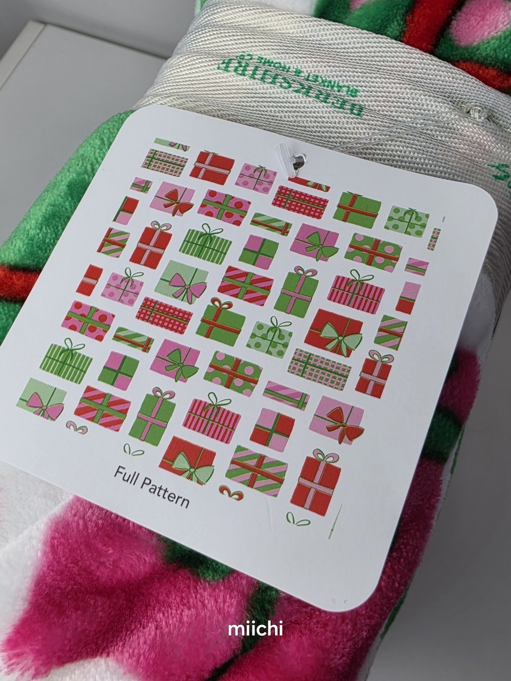Berkshire Gabrielle Neil Twin Blanket Gifts - Picture 7 of 9
